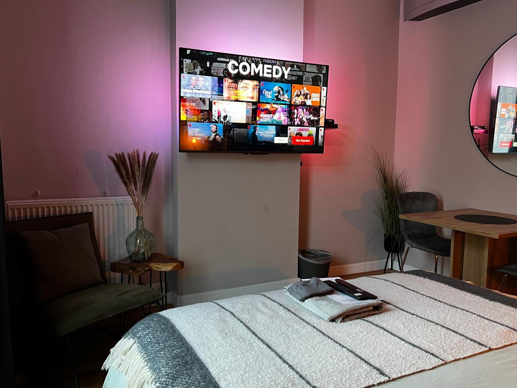 Cosy Boutique - Self Check In Hotel
